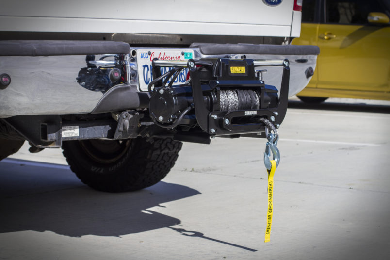 Champion 100427 Electric Winch Kit with Speed Mount 12,000-lb. Synthetic Rope New - Close-Up