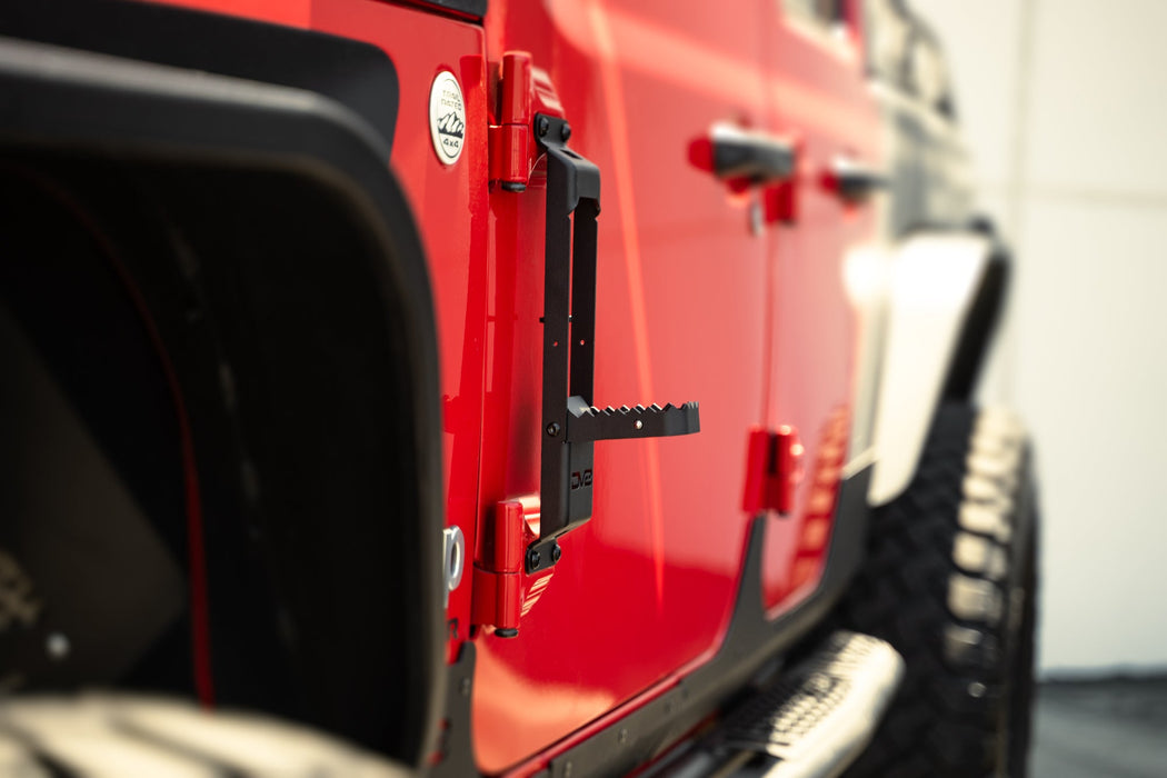 DV8 Offroad 2007-2026 Jeep Wrangler JK/JL & Gladiator JT Hinge Mounted Steps – installed on vehicle, image 4 of 20