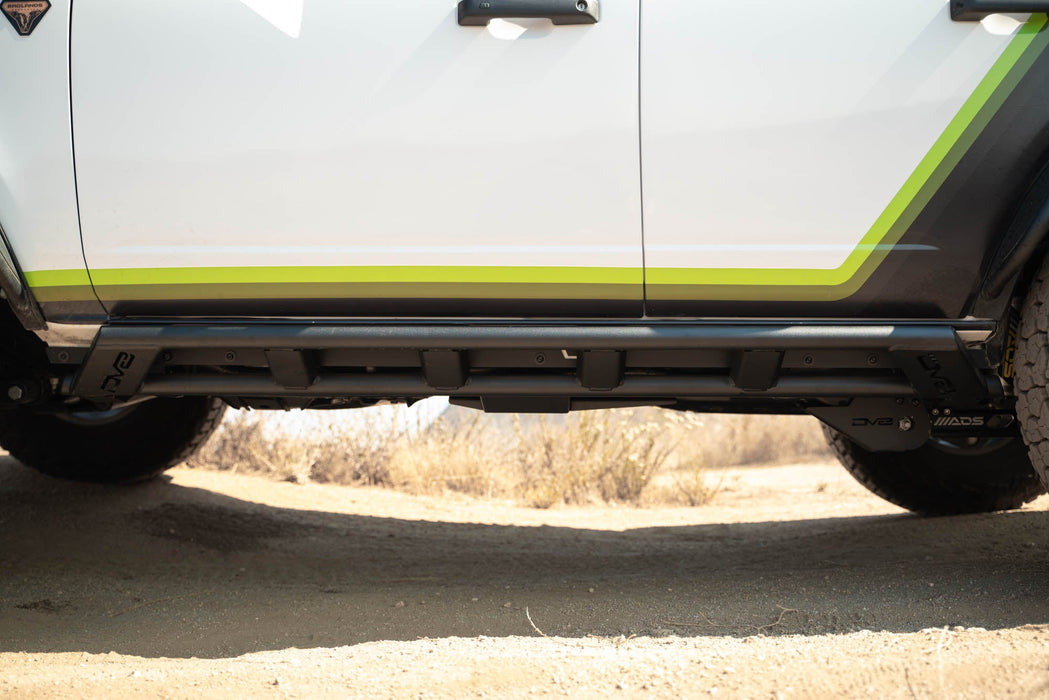 DV8 Offroad 2021-2026 Ford Bronco FS-15 4-Door Rock Sliders V2 – installed on vehicle, image 11 of 19