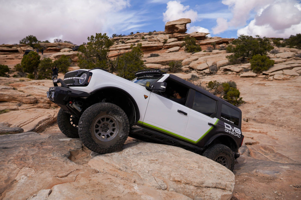 DV8 Offroad 2021-2026 Ford Bronco FS-15 4-Door Rock Sliders V2 – on the trail, image 7 of 19