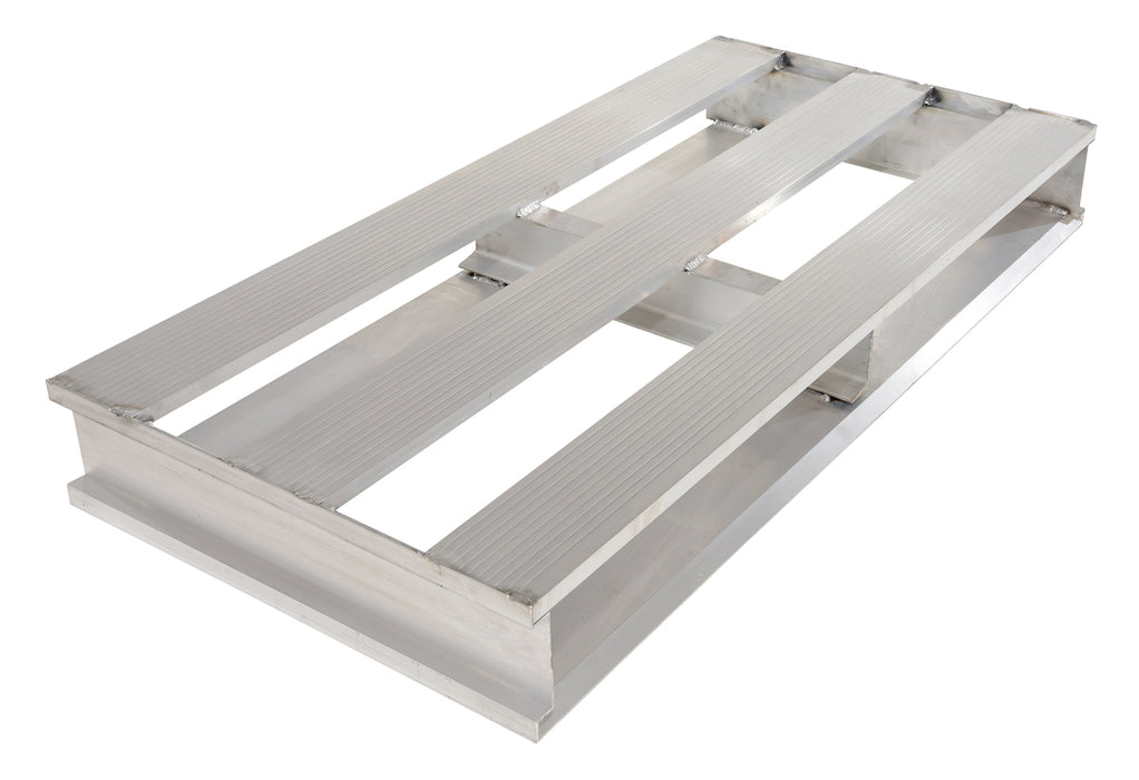 Vestil AP-3624 Aluminum Heavy Duty Half Pallet 24 in. x 36-1/8 in. x 6 in. 4,000 lb. Capacity Silver