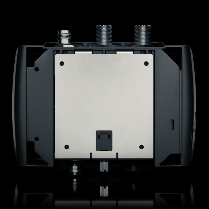 em-trak B922 rear with FLEXI-FIT bracket mount