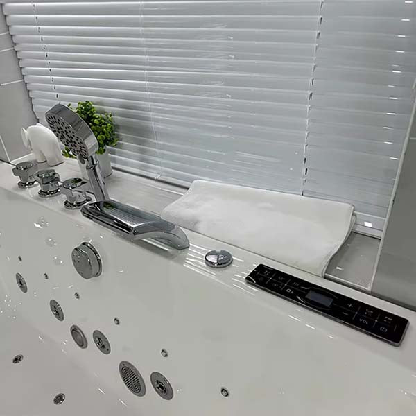 Cascada Bellagio 71" Acrylic Spa Tub Bubble Jet 2-Person Massage Bathtub - Installation View