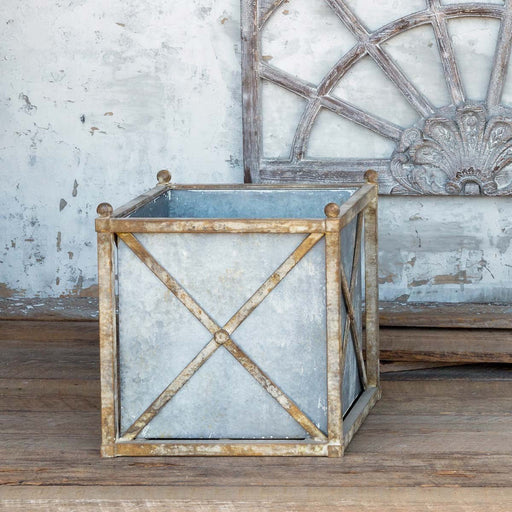 Park Hill Collection Manor Metal Estate Planter, Small ECM80960 Park Hill Collection