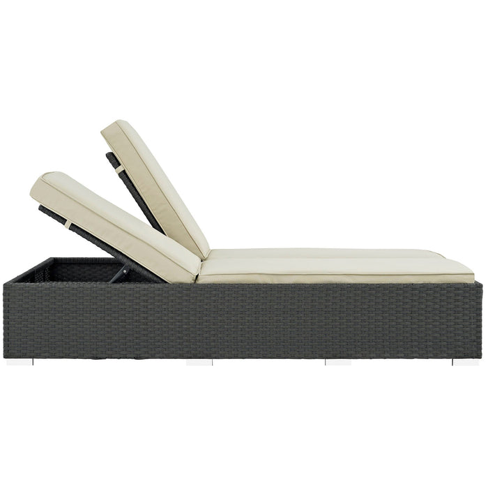 Sojourn Outdoor Patio Sunbrella® Double Chaise - detail close-up