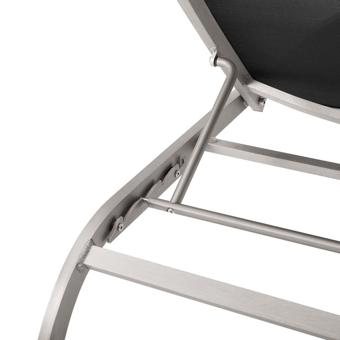 Modway Savannah Mesh Chaise Outdoor Patio Aluminum Lounge Chair Living Room Furniture - Lifestyle View