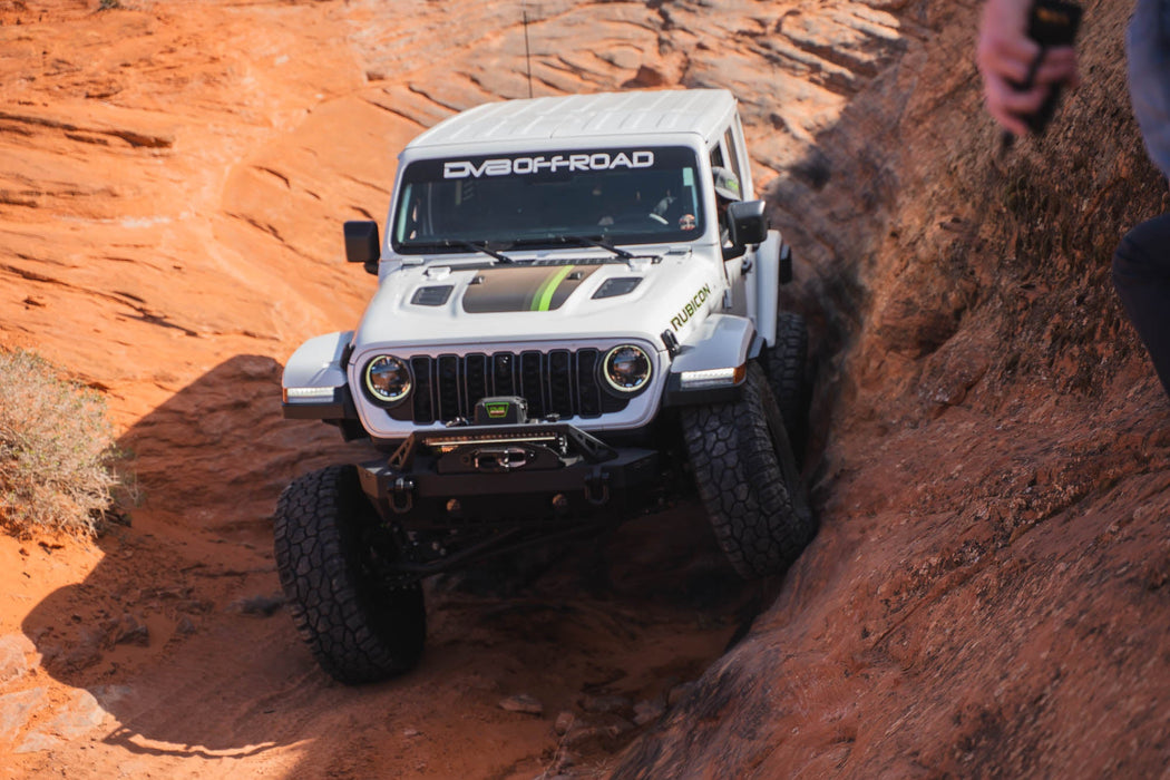 DV8 Offroad 2007-2026 Jeep Wrangler & Gladiator FS-25 Stubby Front Bumper – installed on vehicle, image 7 of 20