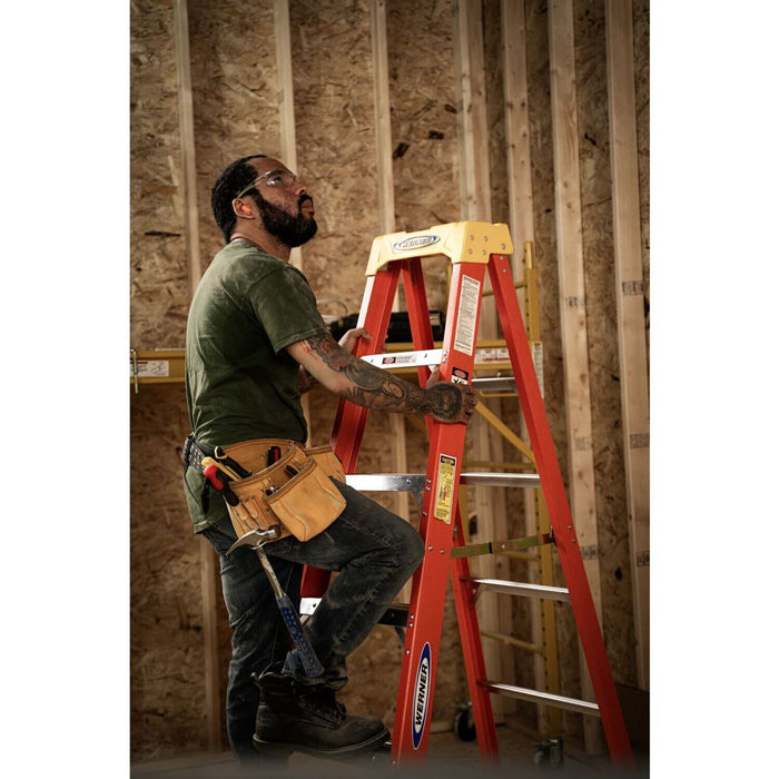 Vestil FBSL-6 fiberglass step ladder - view 10