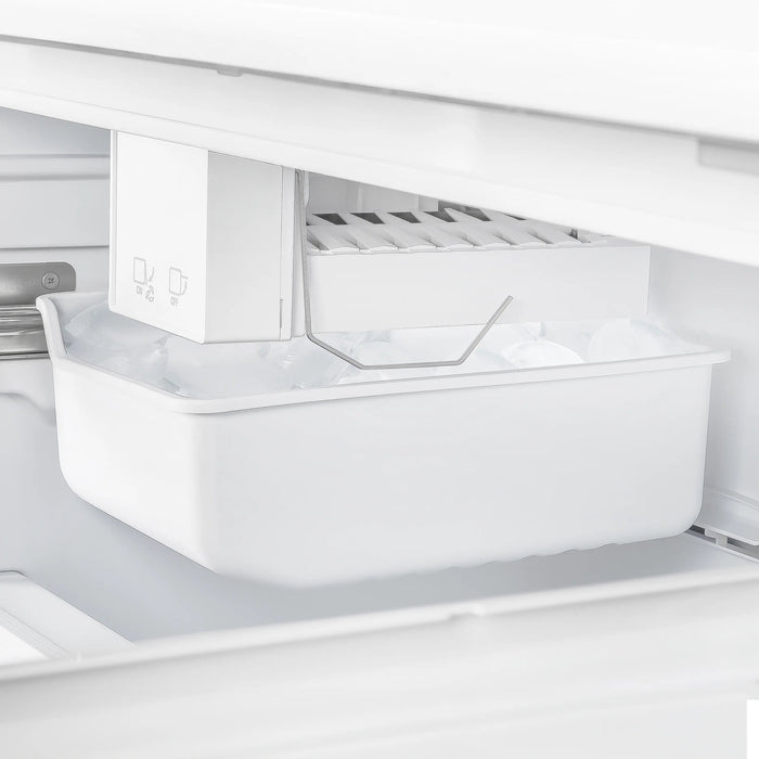 Forno Espresso Gallipoli 30-inch 17.5 cu. ft. French Door Refrigerator with Ice Maker in White with Stainless Steel Handle (FFFFD1974-31WHT) FORNO