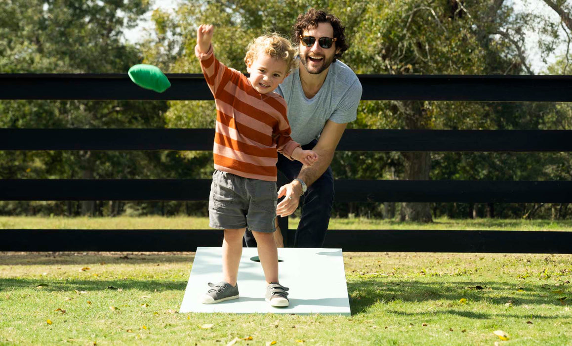 Ledge Lounger Cornhole Toss — view 2