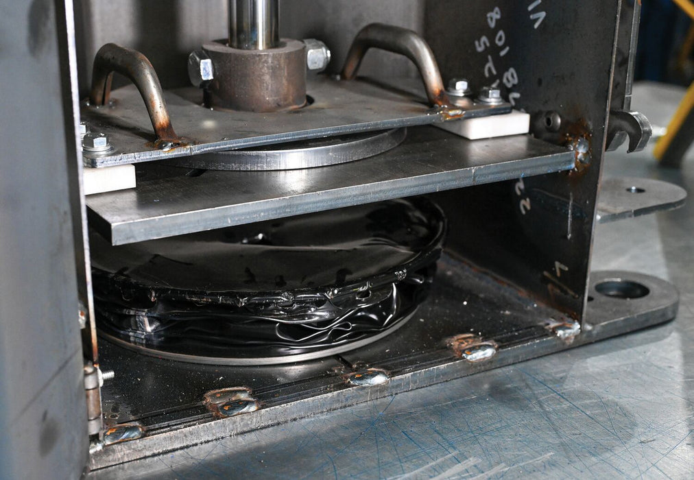 Vestil HPC-405 steel hydraulic pail crusher - view 9