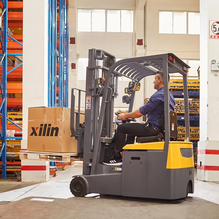 Xilin CPD15SE-Li-189 3 wheel electric forklift side angle view