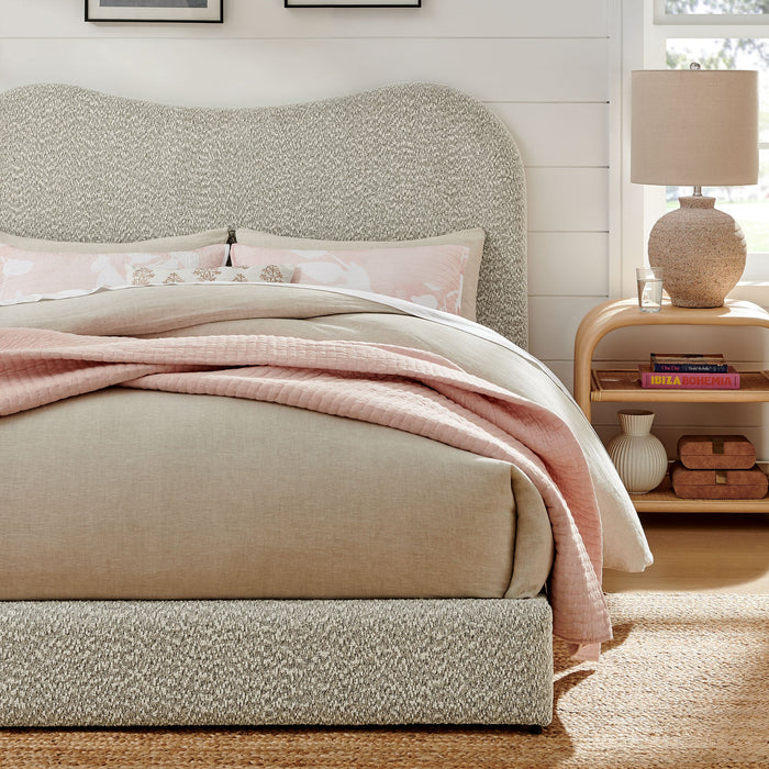 Seluna Boucle Queen Platform Bed