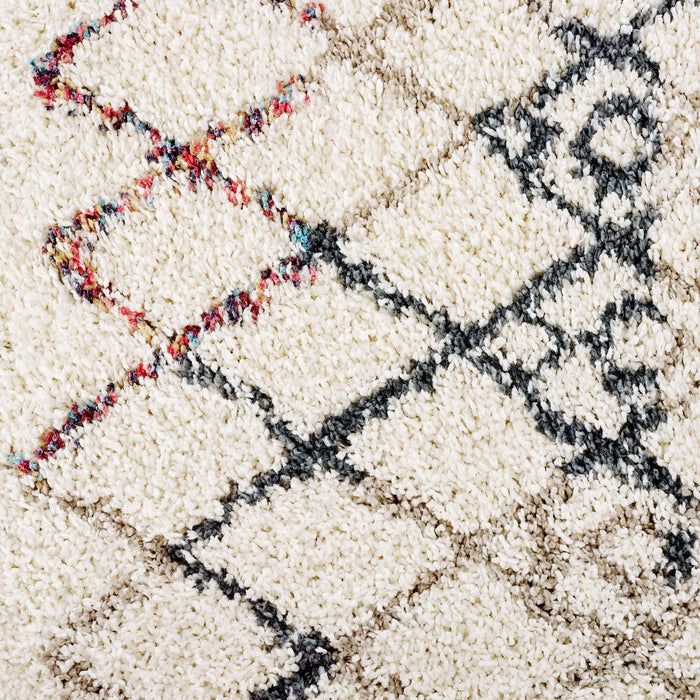 Skadi Rainbow Diamond  Shag Area Rug - detail close-up