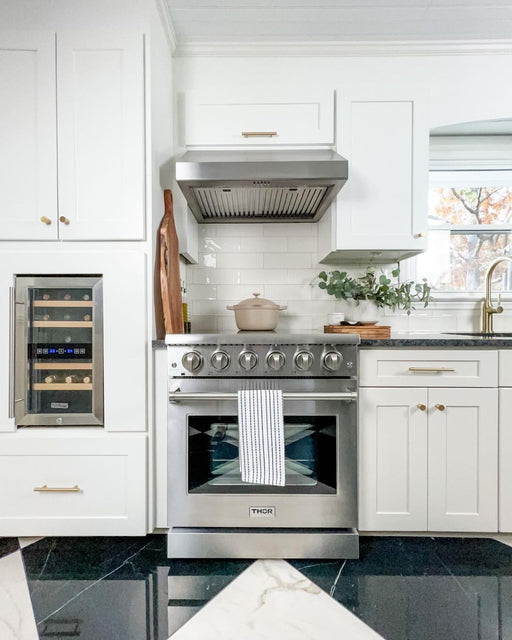 Thor Kitchen 30-Inch 4.55 cu. ft. Oven Electric Range in Stainless Steel (HRE3001) Thor Kitchen