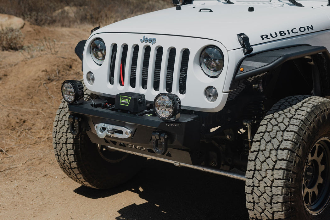 DV8 Offroad Xtract 9.5k Synthetic Rope Winch – installed on vehicle, image 4 of 15