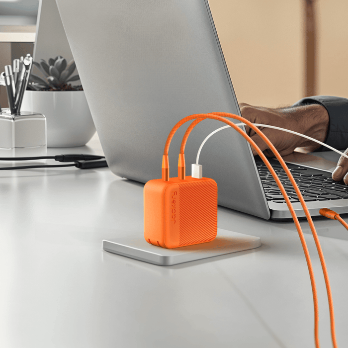 Jackery 102W GaN 3-Port Fast Charger - product image