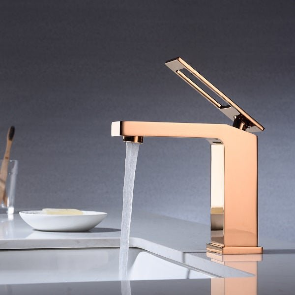 Cascada Aosta Elegant Single-Handle Faucet - Streamlined Design in Rose Gold