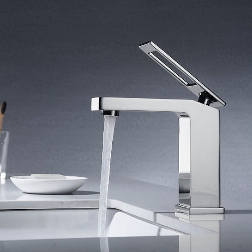 Cascada Aosta Streamlined Single-Handle Faucet - Elegant Polished Chrome Finish