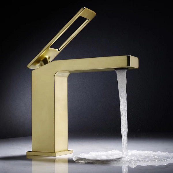 Cascada Aosta Contemporary Single-Handle Faucet - Brushed Gold, Streamlined Design
