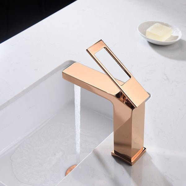 Cascada Aosta Elegant Single-Handle Faucet - Streamlined Design in Rose Gold - Detail View