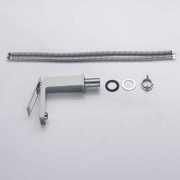 Cascada Aosta Modern Design Single Handle Bathroom Sink Faucet - Lifestyle View