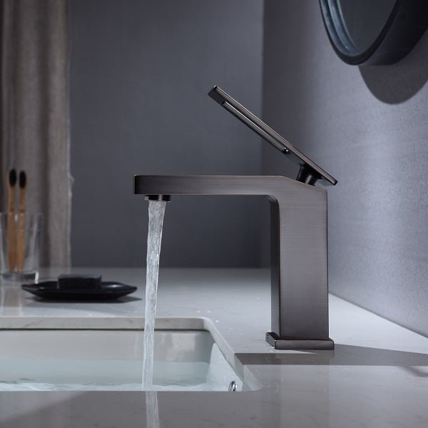 Cascada Aosta Sleek Single-Handle Faucet - Oil Rubbed Bronze with Streamlined Design