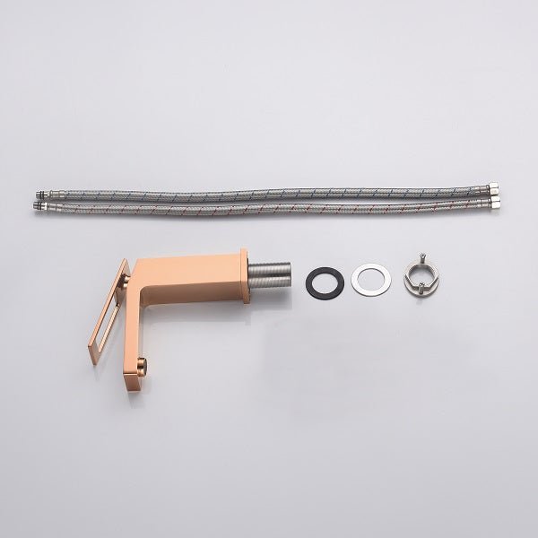Cascada Aosta Elegant Single-Handle Faucet - Streamlined Design in Rose Gold - Close-Up