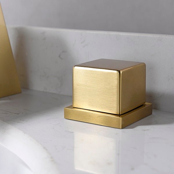 Cascada Royale Modern Design Waterfall Bathroom Sink Faucet - Close-Up
