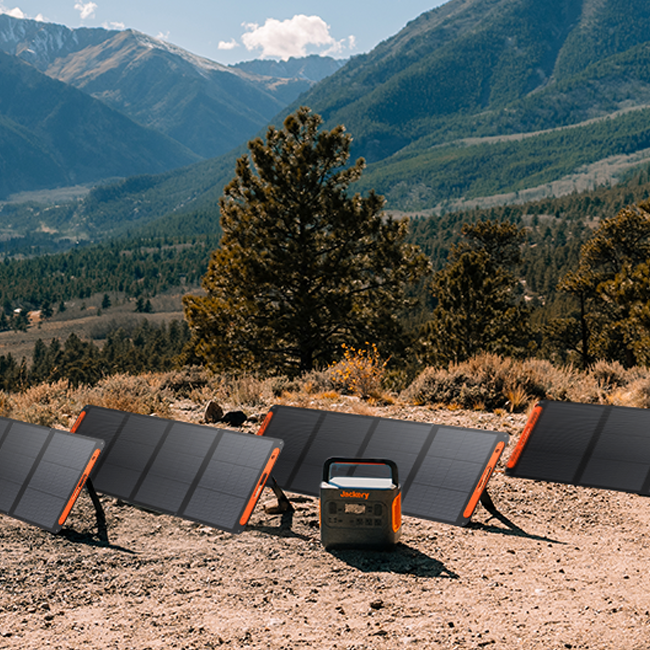 Jackery Solar Generator 2000 v2 with 2x SolarSaga 200W – SolarSaga 200W solar panel, second view