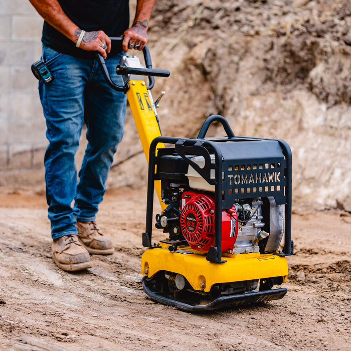 5.5 HP Honda Reverse Plate Compactor 19x14 Plate for Asphalt, Aggregate, Cohesive Soil Compaction - angle view