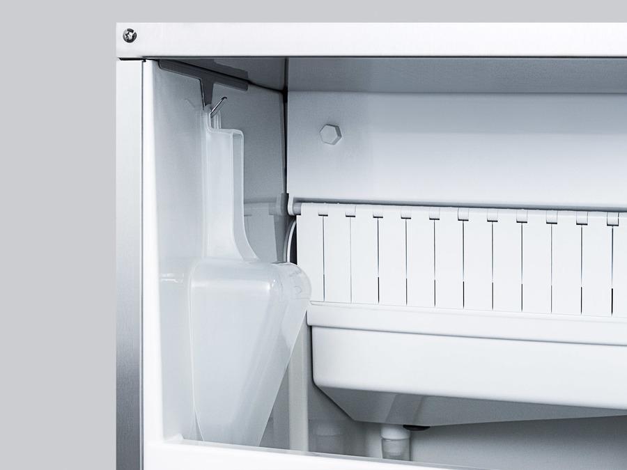 Summit 15" Wide 62 Lb. Built-In Undercounter Commercially Listed Indoor/Outdoor Clear Icemaker... Beverage Cooler - Close-Up