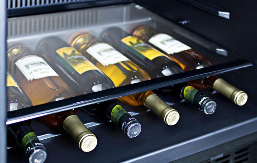 Summit 24" Wide Outdoor All-Refrigerator / 4.6 cu.ft. Capacity, Stainless Steel Wrapped Exterior, Fully Finished Cabinet, Stainless Steel Door, Factory Installed Lock, Professional Handle, Frost-Free Operation / SPR627OSCSS